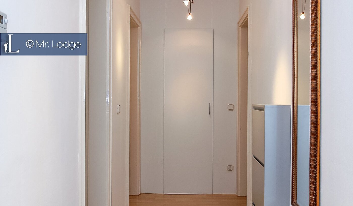 多层公寓 与 2 房间 | München-Isarvorstadt | 1709ML2 | Flur mit Einbauschrank