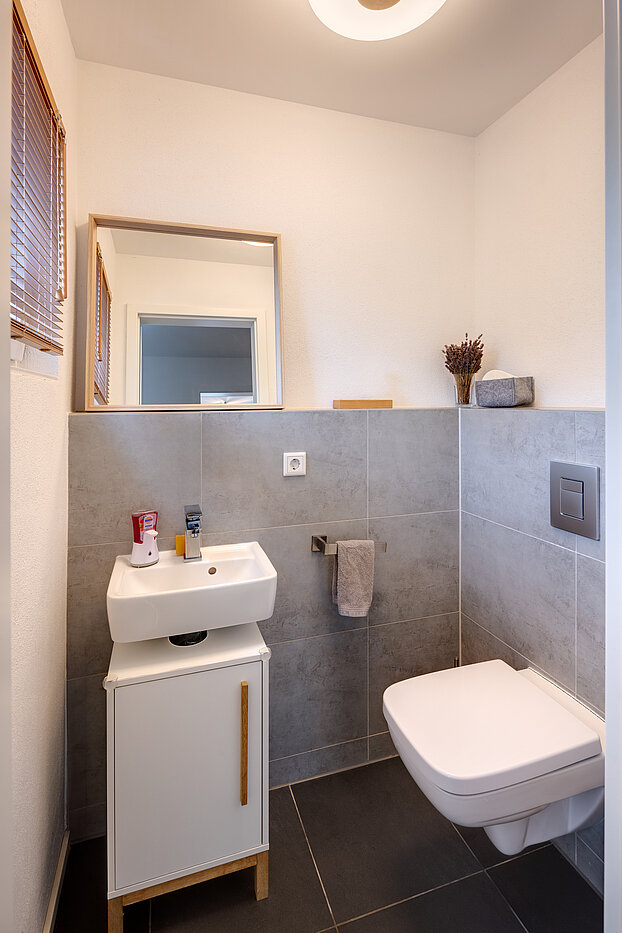 联排别墅 与 5 房间 | München-Aubing | 70162 | Gästetoilette