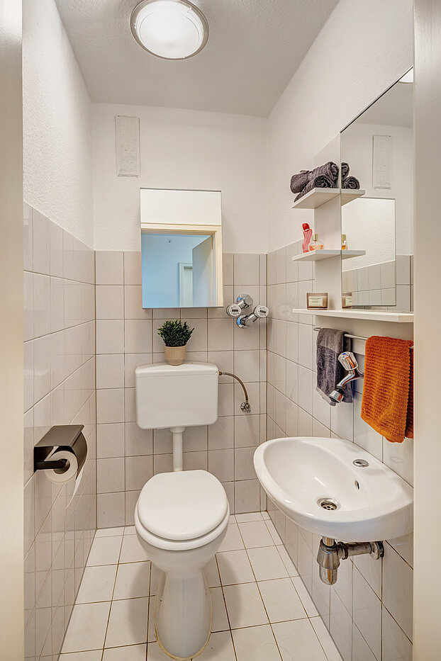 多层公寓 与 3 房间 | München-Trudering | 70443 | Separate Toilette