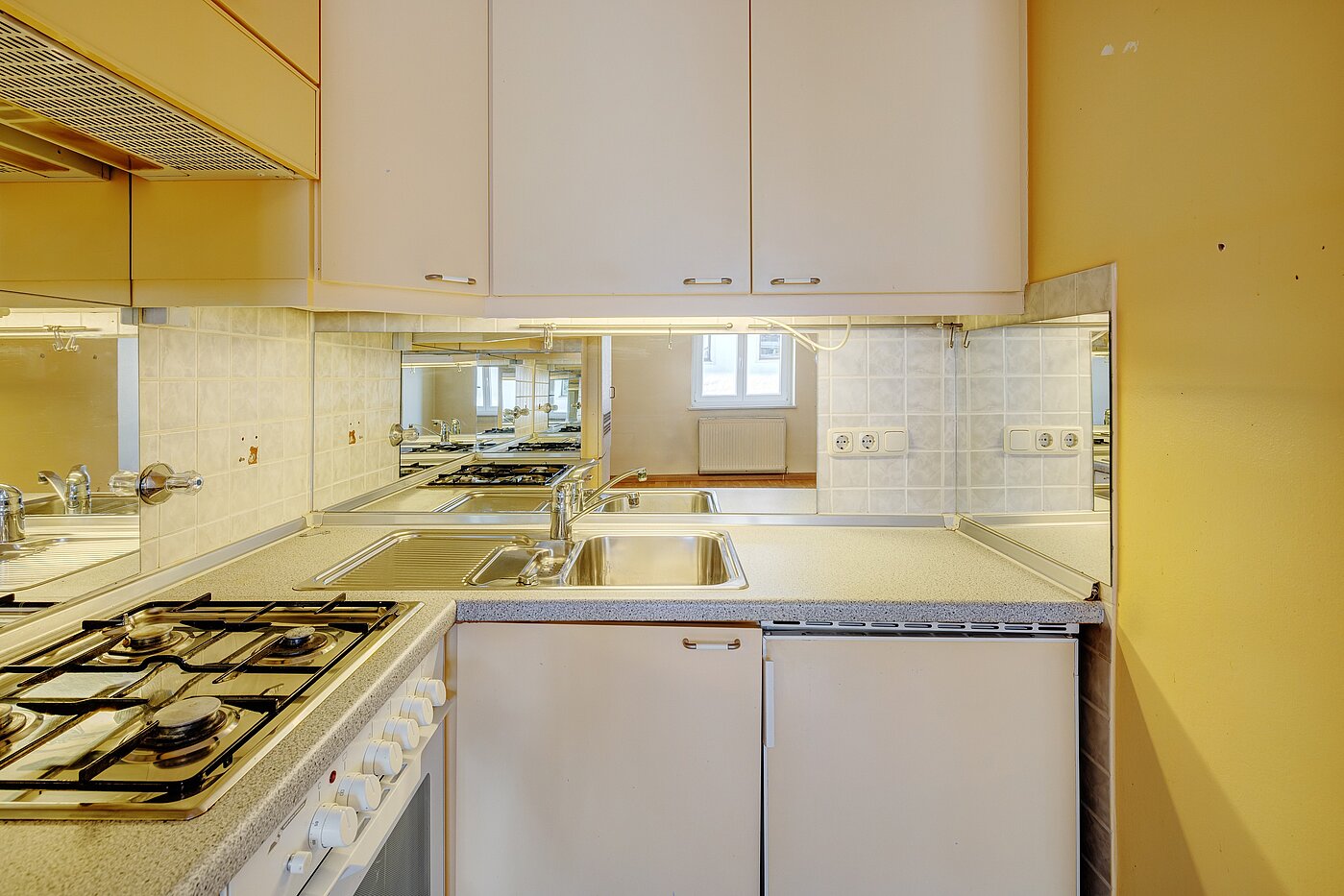 多层公寓 与 2 房间 | 70075 | ...Apartmentküche