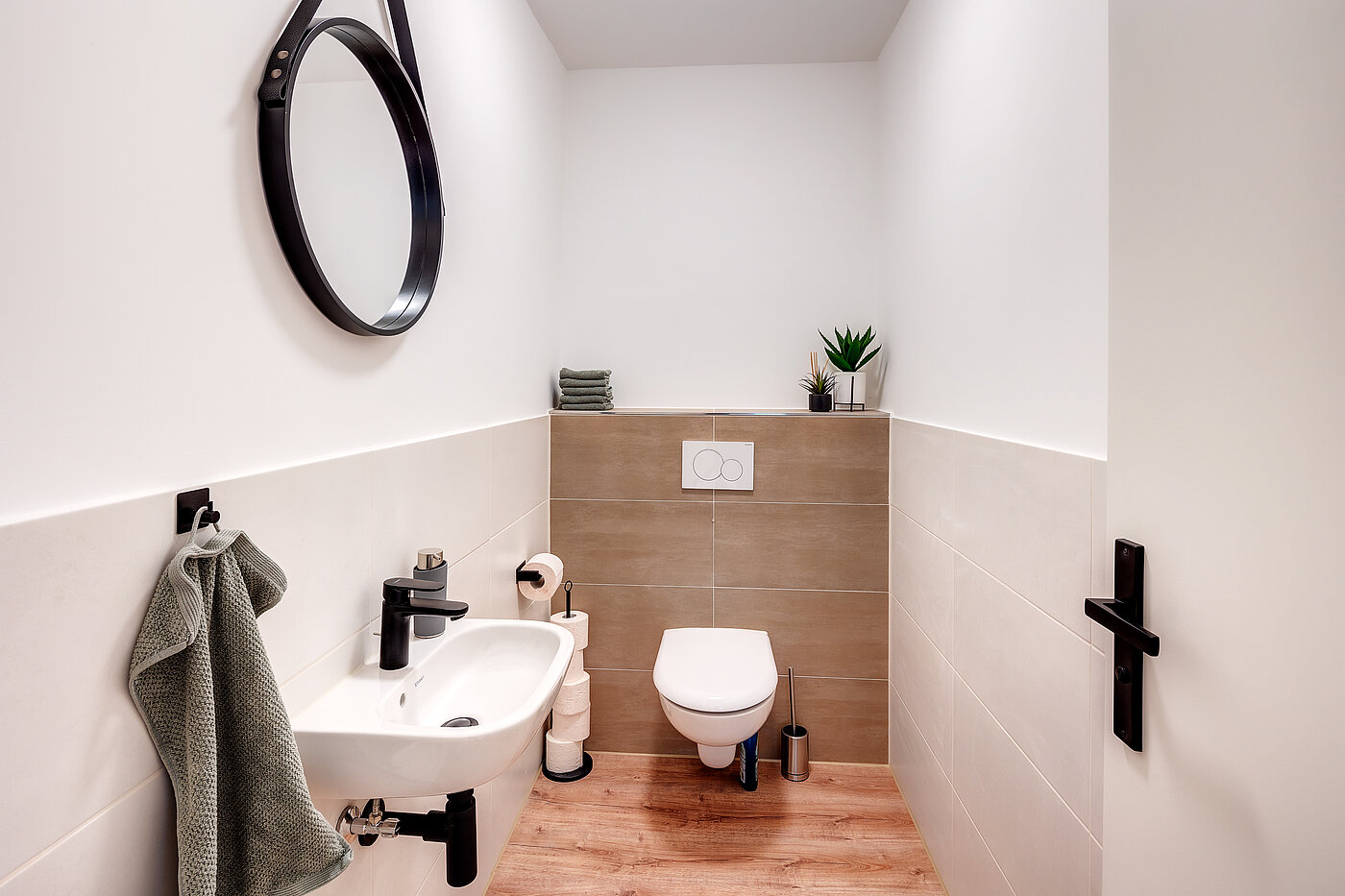 多层公寓 与 3 房间 | Unterhaching | 70421 | Gästetoilette