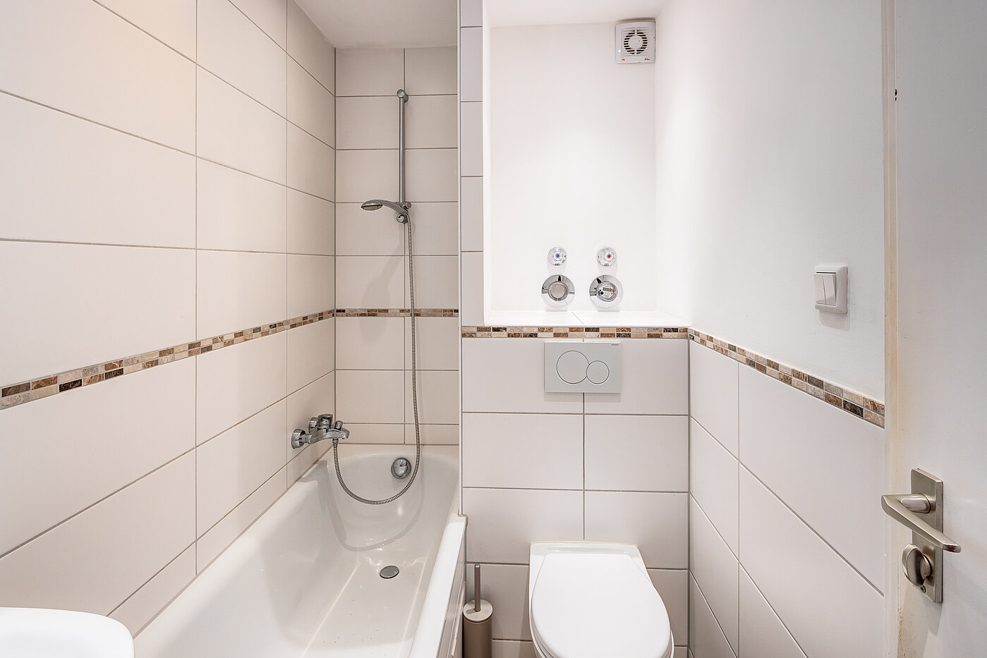 高架层 与 1 房间 | München-Obermenzing | 70282 | Badezimmer