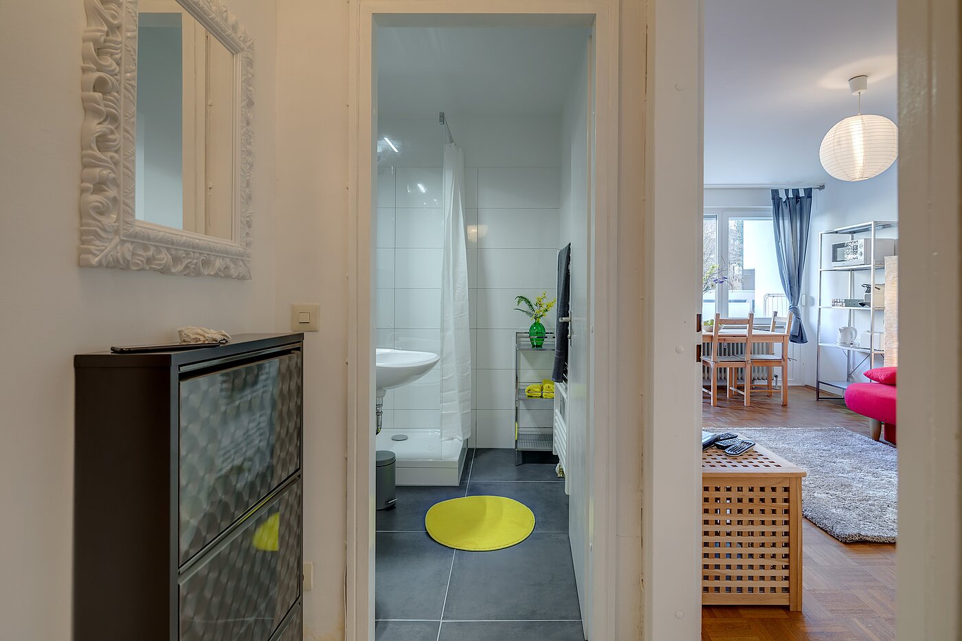 多层公寓 与 1 房间 | München-Neuhausen | 2301ML8 | Eingangsbereich mit Blickrichtung Bad