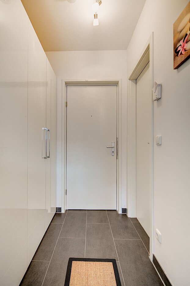多层公寓 与 1 房间 | München-Berg am Laim | 70064 | Flur mit Garderobenschrank