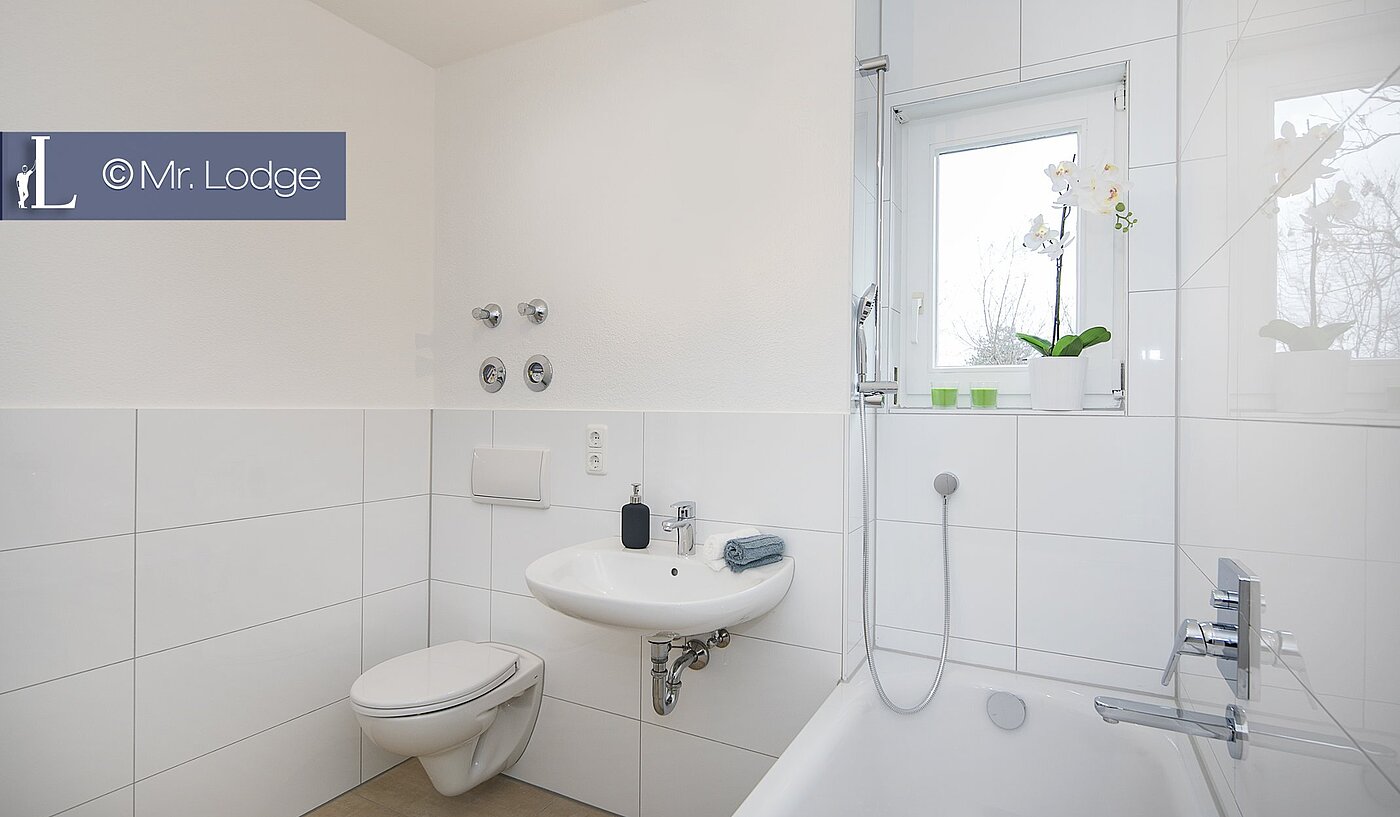 联排别墅 与 5 房间 | 1702ML1 | Bad mit Fenster