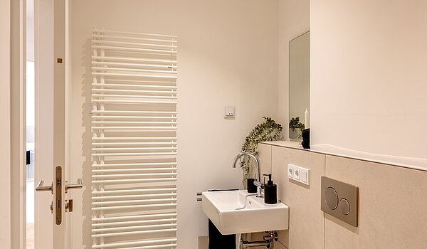 露台公寓 与 3 房间 | München-Harlaching | 70371 | Gästetoilette mit...