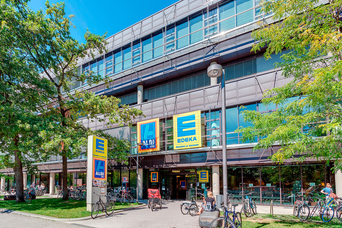 多层公寓 与 2 房间 | München-Schwabing | 70153 | ...zahlreichen Einkaufsmöglichkeiten
