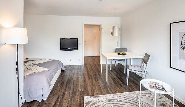 多层公寓 与 1 房间 | München-Neuhausen | 702271 | ...Essen, Arbeiten...