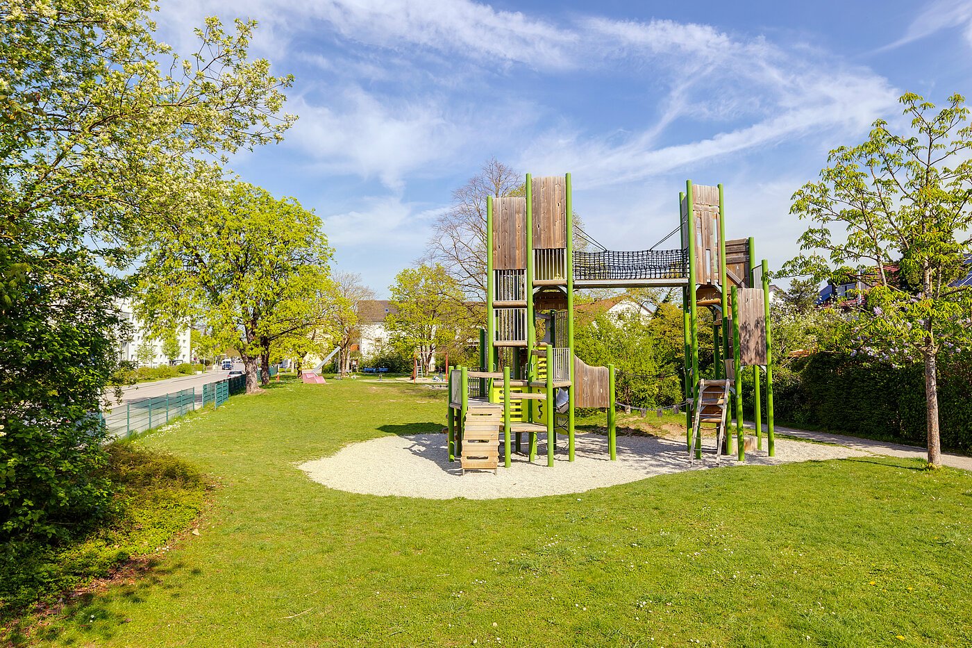 联排别墅 与 6.5 房间 | Unterschleißheim | 70122 | Spielplatz in der Alleestraße