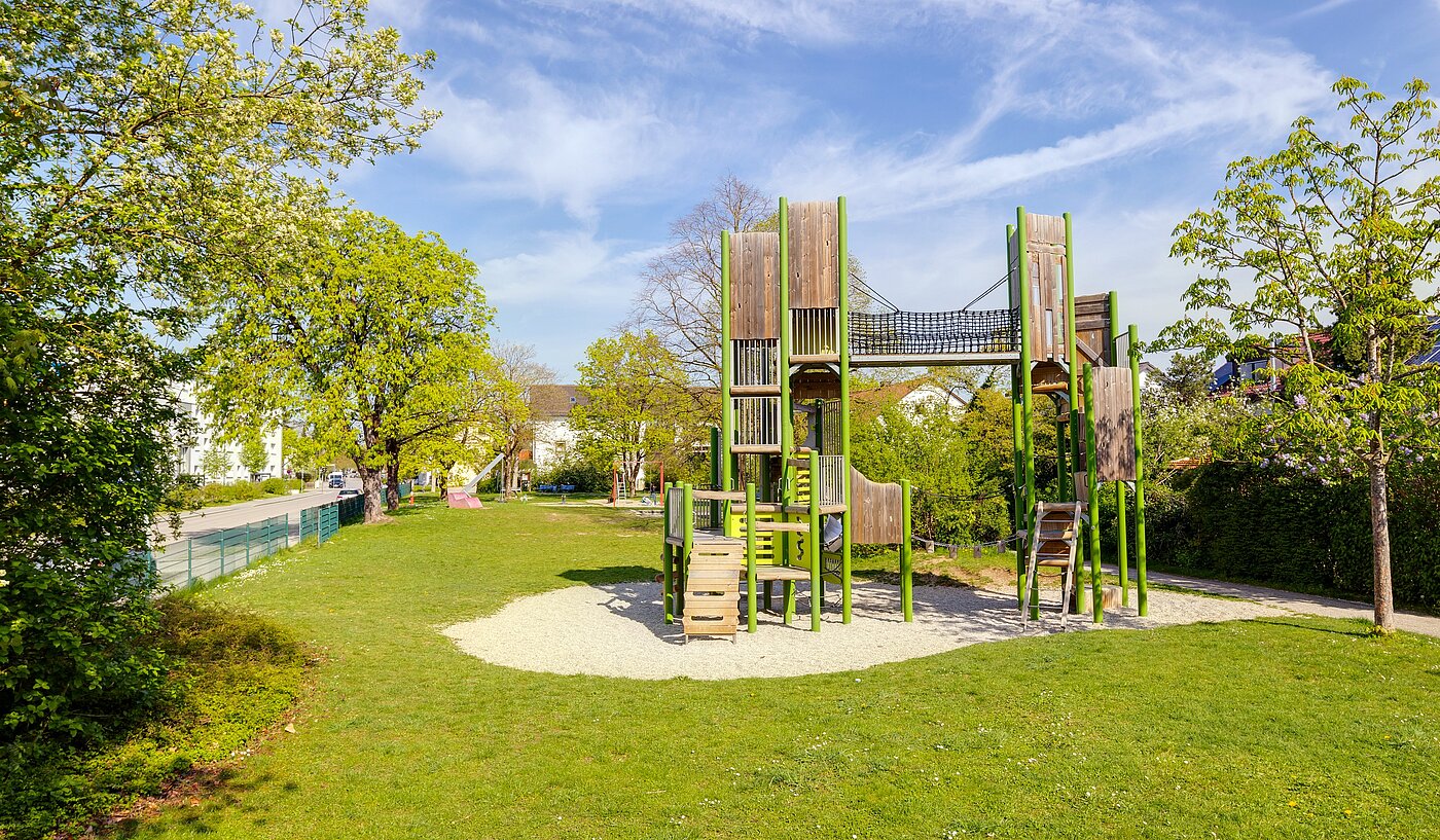 联排别墅 与 6.5 房间 | Unterschleißheim | 70122 | Spielplatz in der Alleestraße