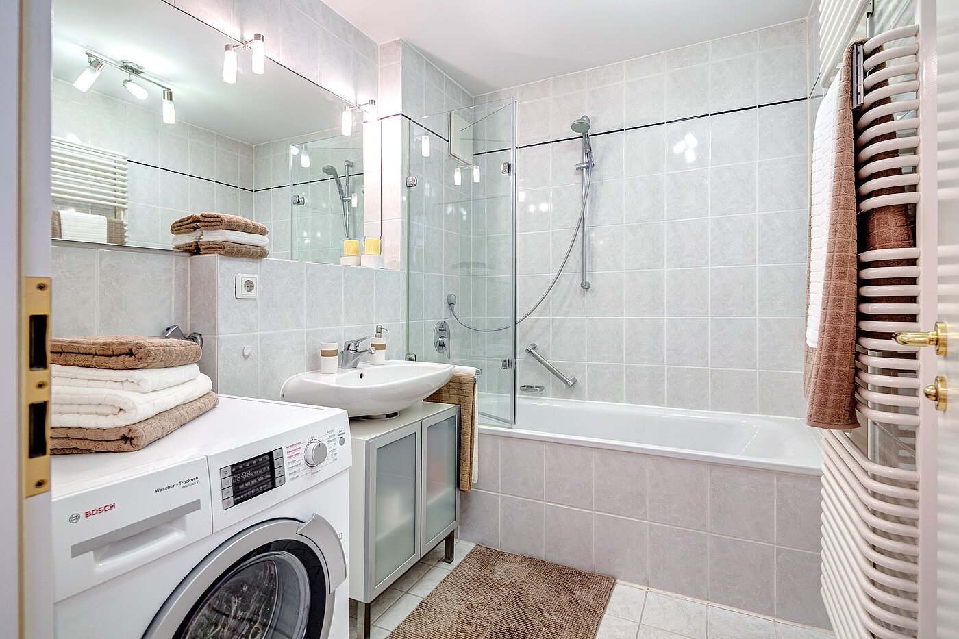 多层公寓 与 2 房间 | München-Schwabing | 70102 | Bad mit Badewanne...