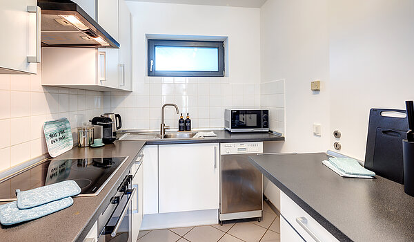 多层公寓 与 2 房间 | Haar | 70426 | ...Küche mit Einbauten...