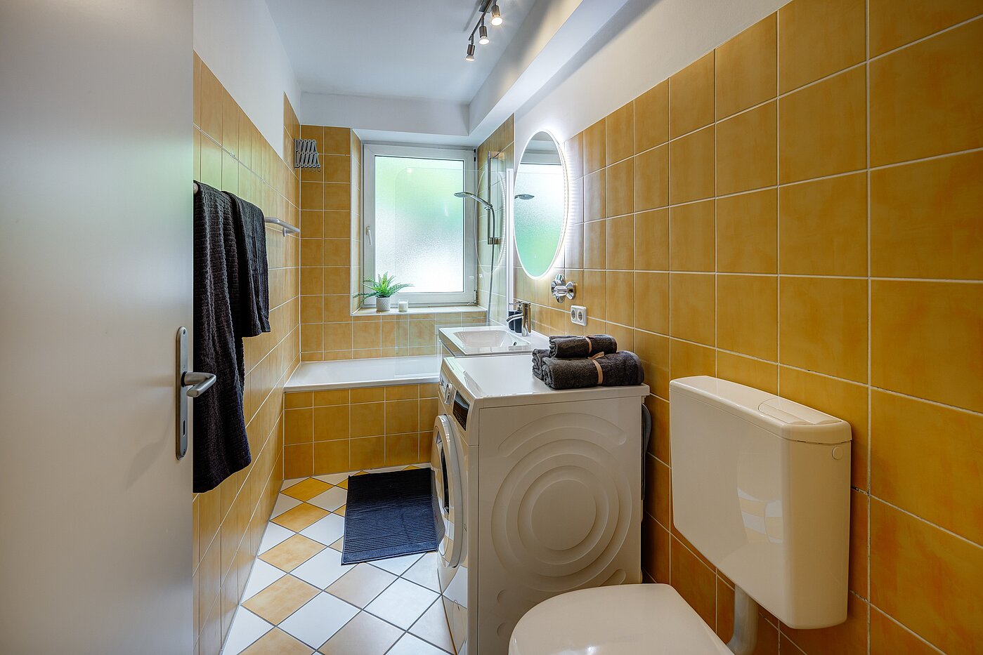 多层公寓 与 2.5 房间 | München-Isarvorstadt | 70121 | Bad mit Fenster...