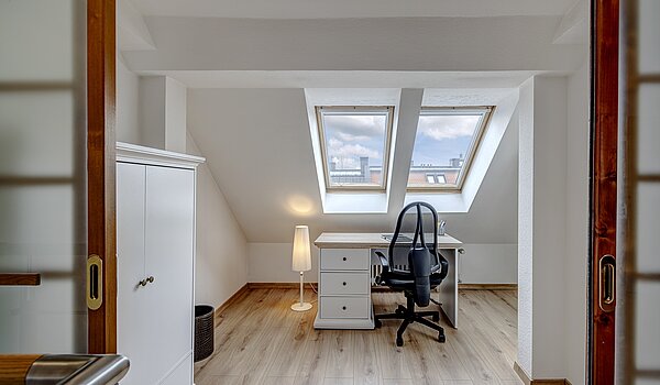 阁楼公寓 与 4.5 房间 | München-Ludwigsvorstadt | 70461 | Wohnen / Essen