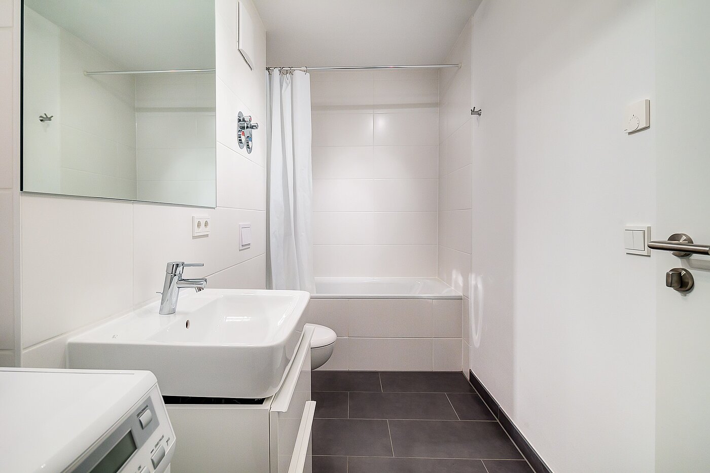 多层公寓 与 3 房间 | München-Moosach | 70164 | ...und Badewanne