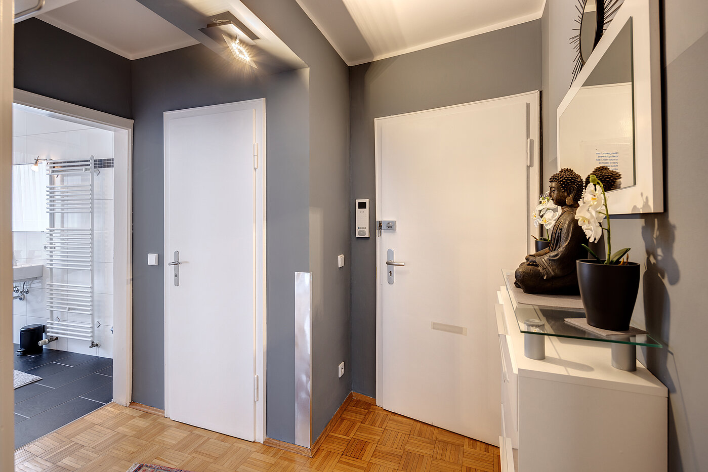 一楼公寓 与 2 房间 | 70219 | Eingangsbereich mit Abstellkammer