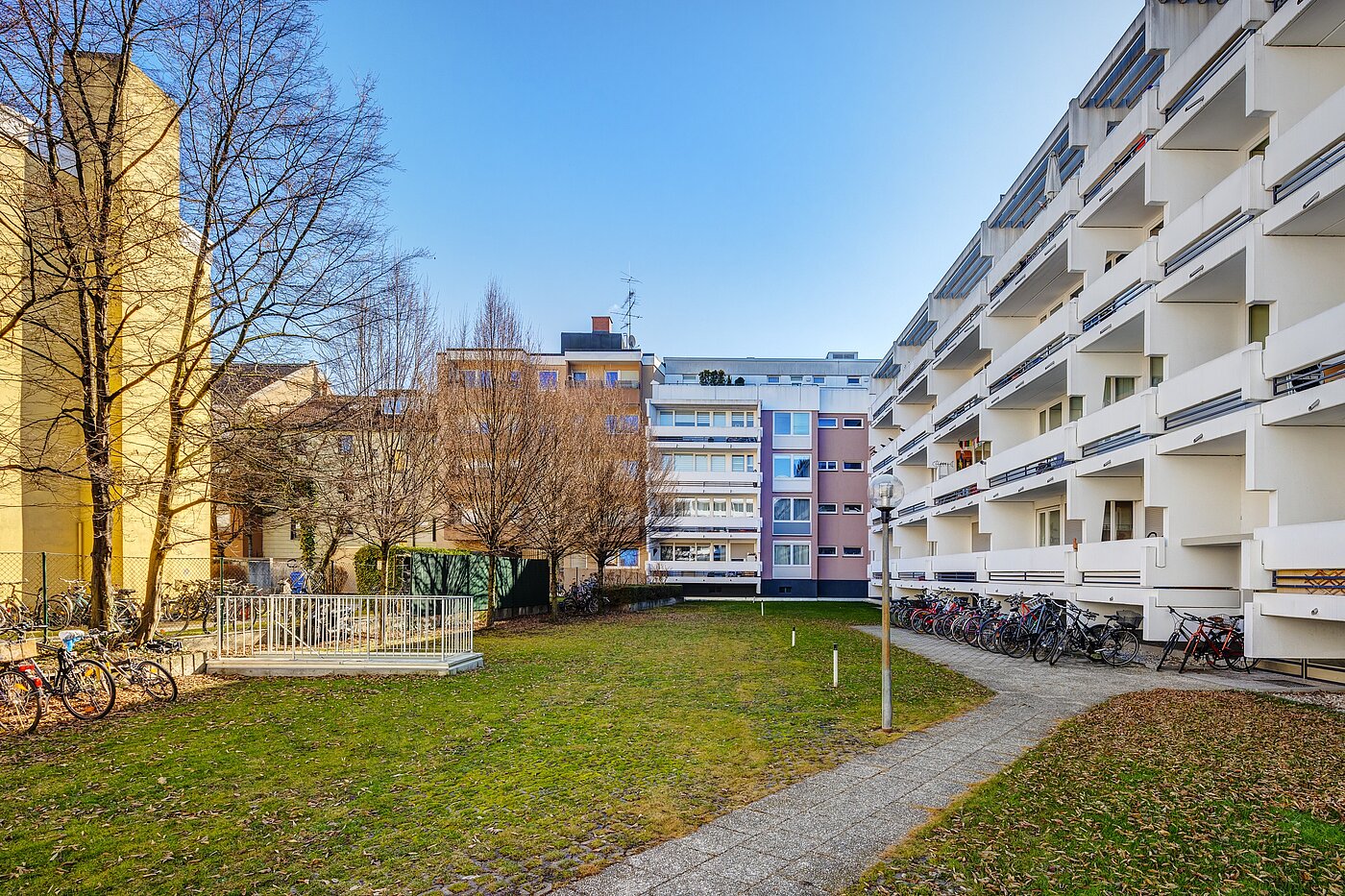 多层公寓 与 1 房间 | München-Neuhausen | 2301ML8 | Begrünter Innenhof