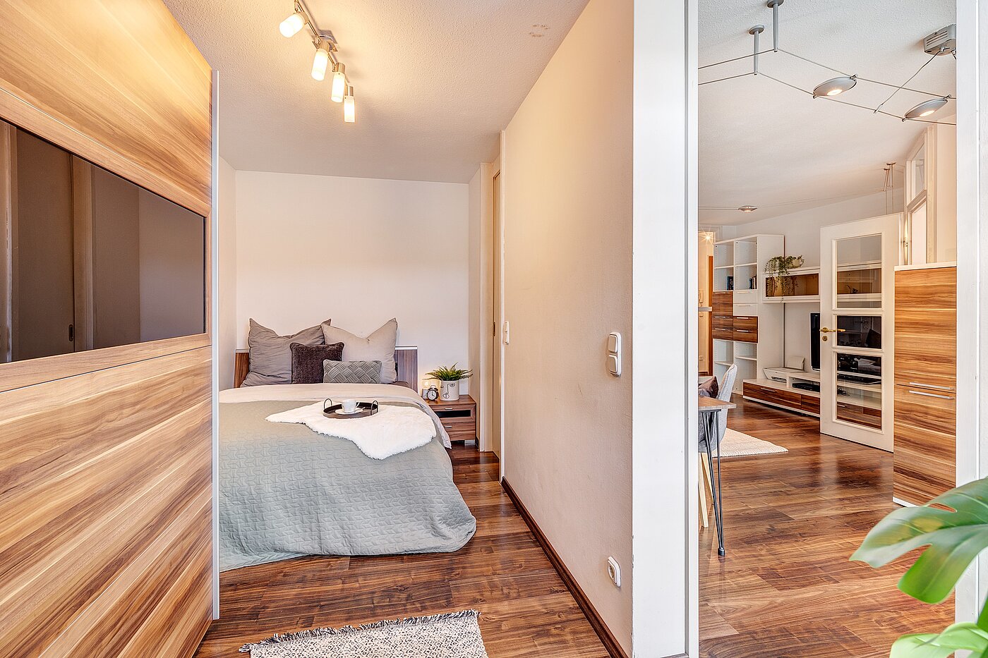 多层公寓 与 2 房间 | München-Schwabing | 2205ML71 | Blick ins Schlafzimmer...