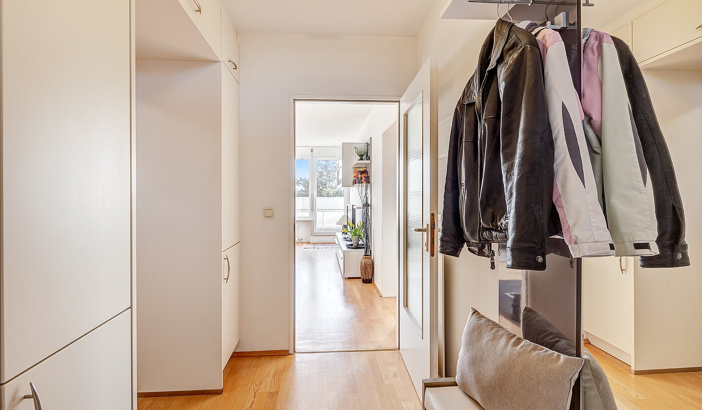 多层公寓 与 3 房间 | Unterschleißheim | 70003 | Eingangsbereich mit Einbauten