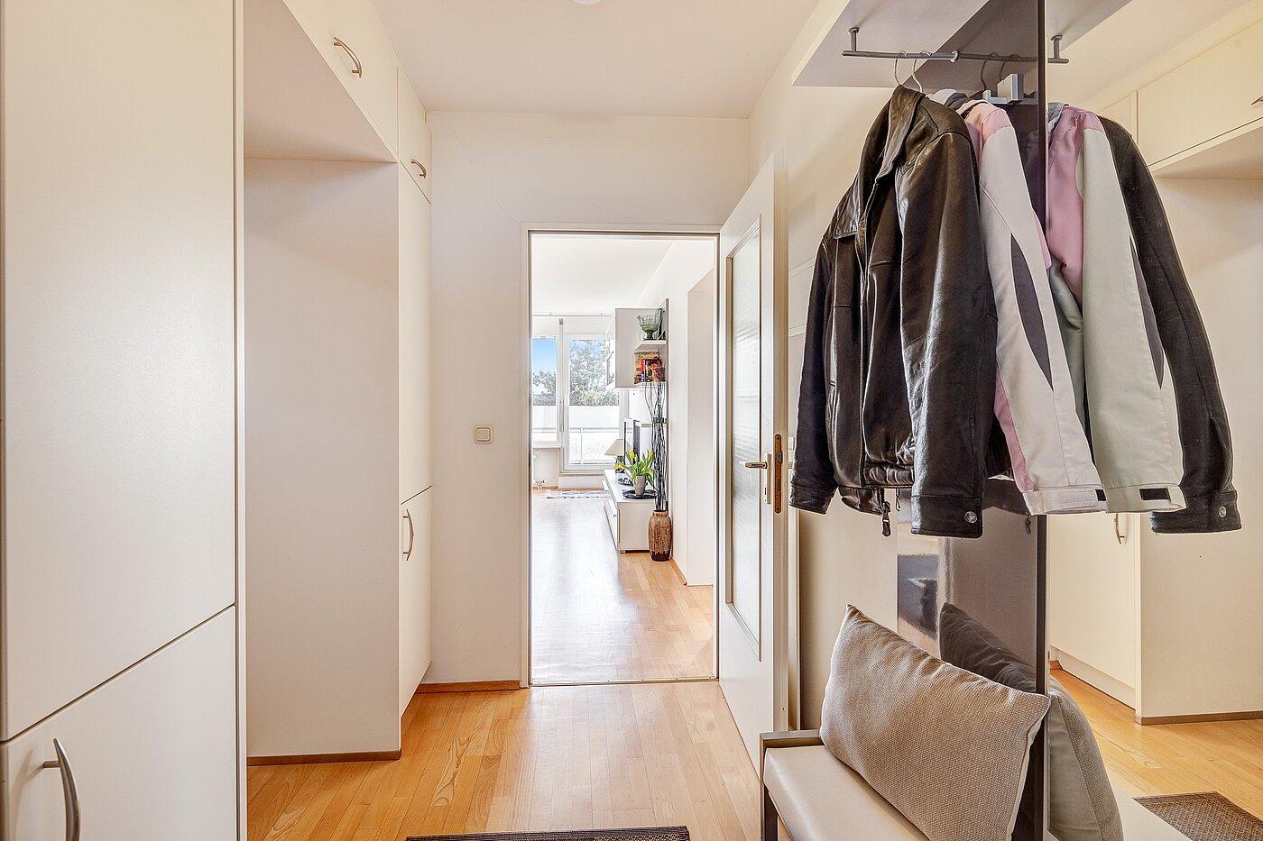 多层公寓 与 3 房间 | Unterschleißheim | 70003 | Eingangsbereich mit Einbauten