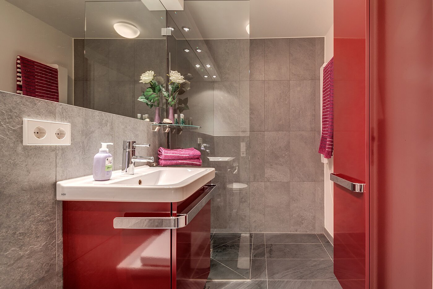 多层公寓 与 2 房间 | München-Pasing | 70071 | ...begehbarer Dusche