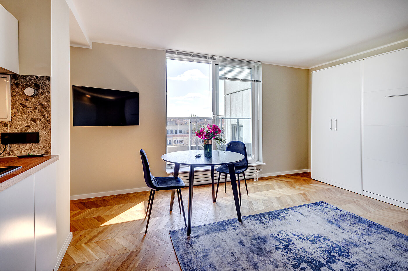 公寓 与 1 房间 | München-Schwabing | 70376 | Essbereich mit Ausblick