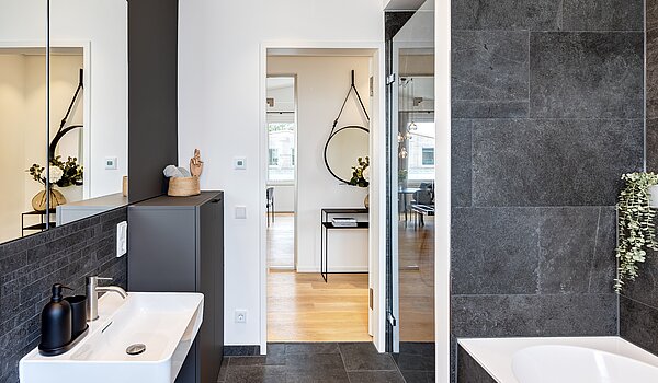 多层公寓 与 2 房间 | 70134 | ...und Badewanne