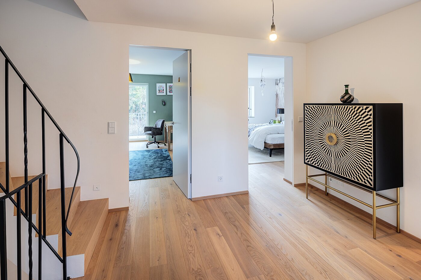 排角屋 与 6 房间 | München-Trudering | 70191 | Diele im Obergeschoss