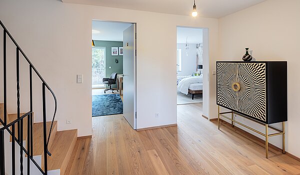 排角屋 与 6 房间 | München-Trudering | 70191 | Diele im Obergeschoss