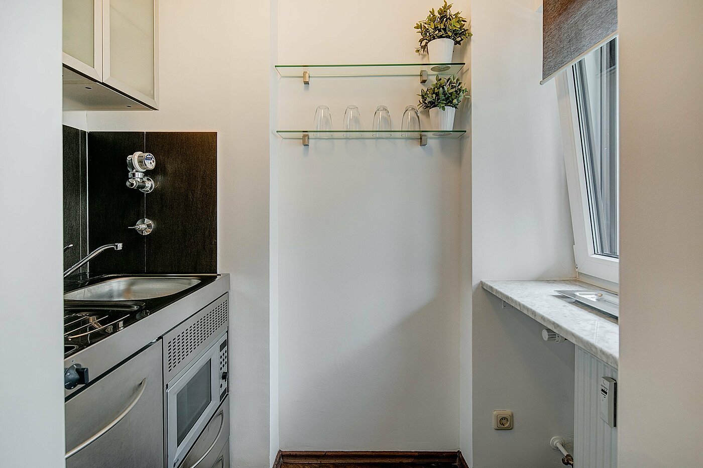 一楼公寓 与 1 房间 | München-Untergiesing | 2005ML1 | Einbauküche mit Fenster...