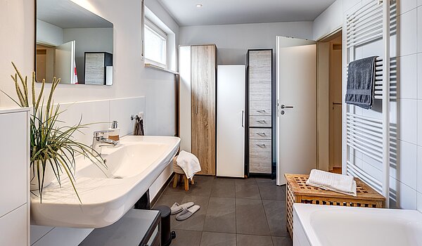 排角屋 与 6 房间 | Germering | 70033 | ...und Fenster