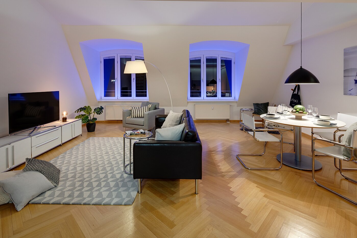 多层公寓 与 2 房间 | München-Schwabing | 2208ML2 | Abendstimmung