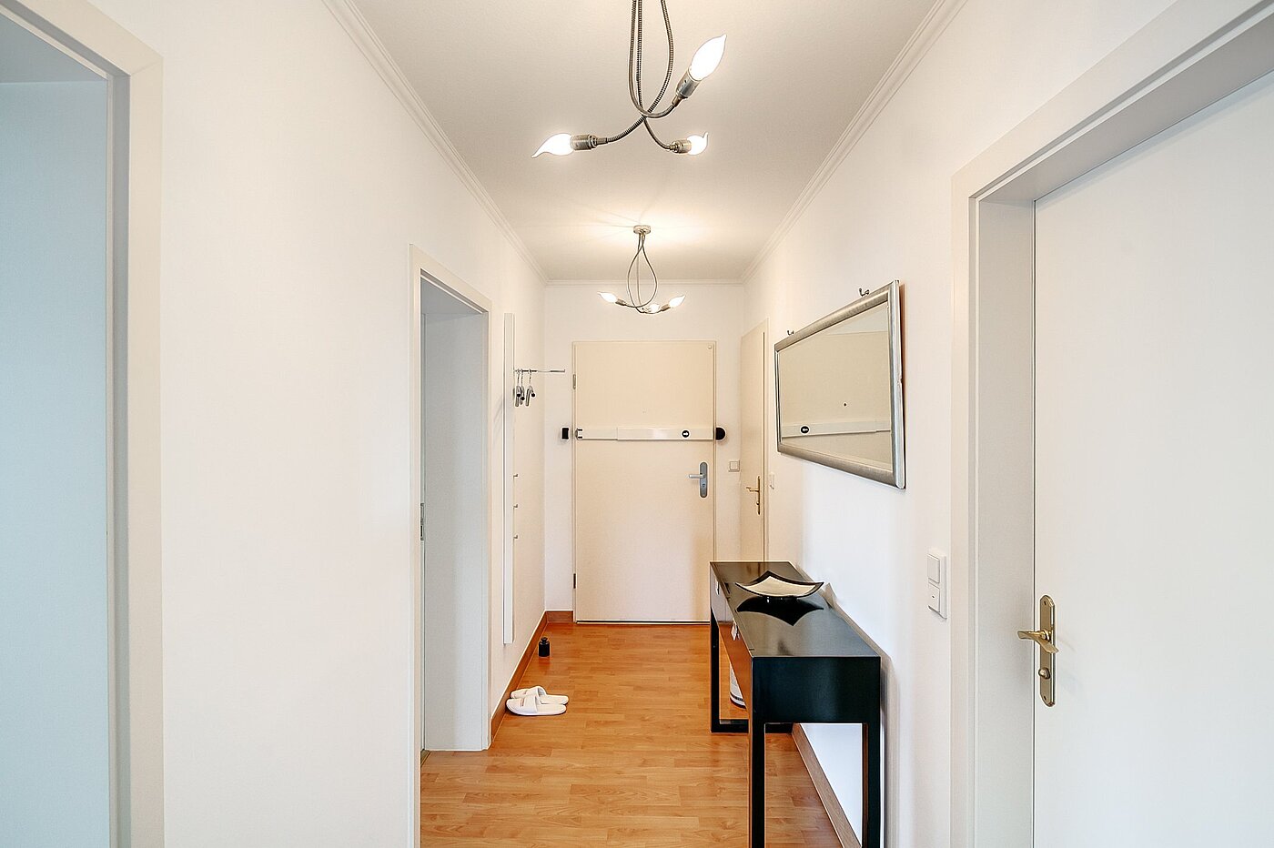 多层公寓 与 2 房间 | München-Schwabing | 2102ML3 | Der zentrale Flur von dem ...