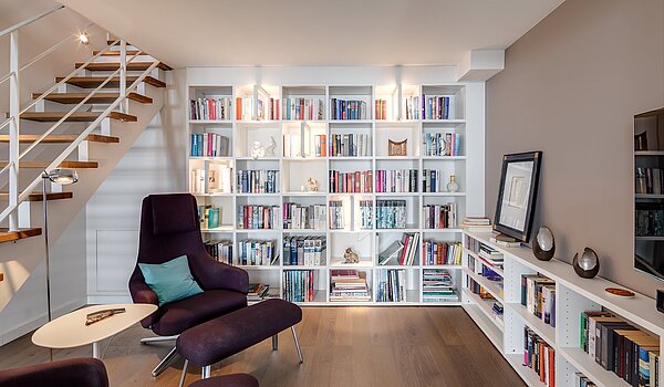 多层公寓 与 5 房间 | München-Maxvorstadt | 1807ML1 | Fernseh- und Leseraum