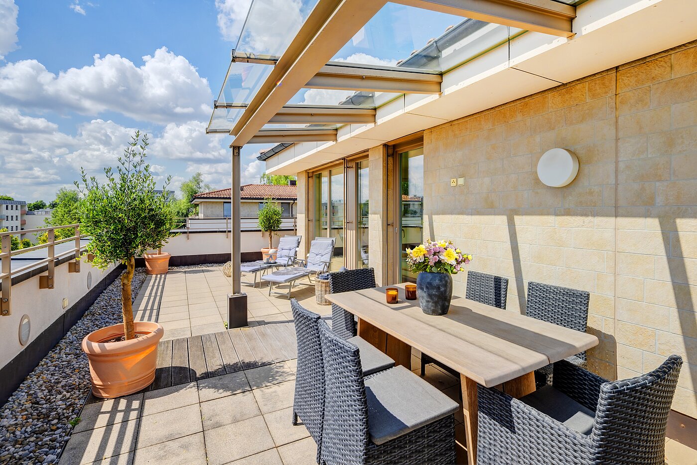 顶层公寓 与 3.5 房间 | München-Oberföhring | 70237 | ...zum genießen...