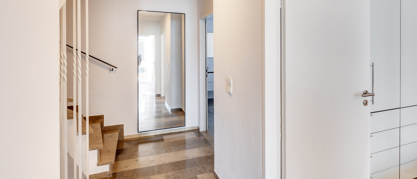 联排角落别墅 Eichenau 06 门厅 13696