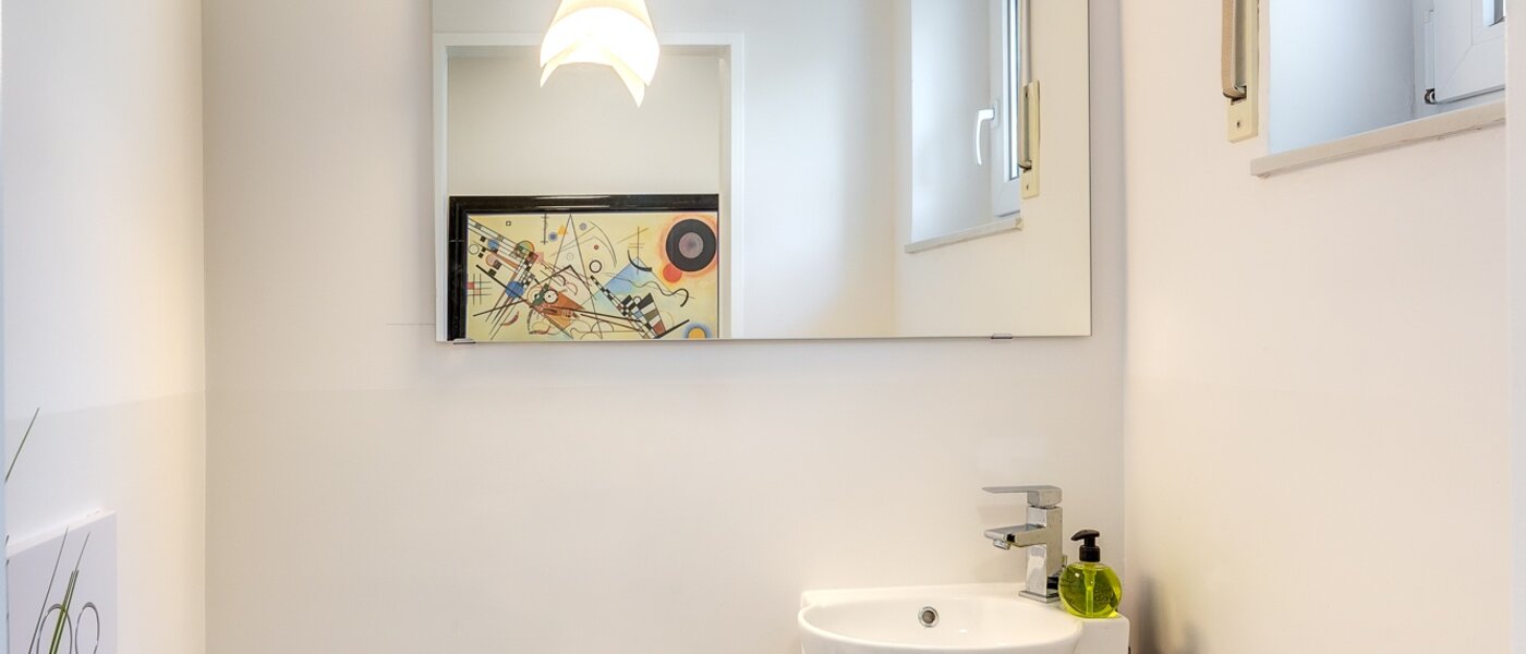 联排角落别墅 Eichenau 01 客用厕所 13696