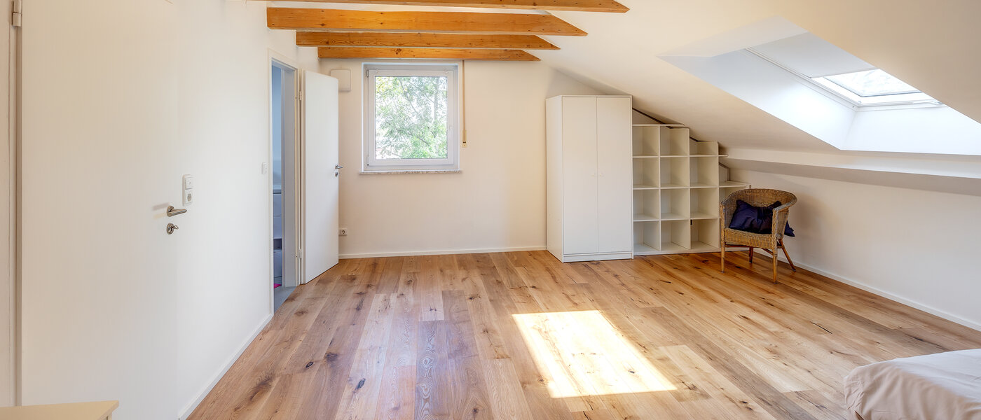 联排角落别墅 Eichenau 02 第三卧室 13696