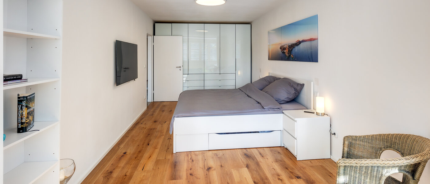 联排角落别墅 Eichenau 03 第一卧室 13696