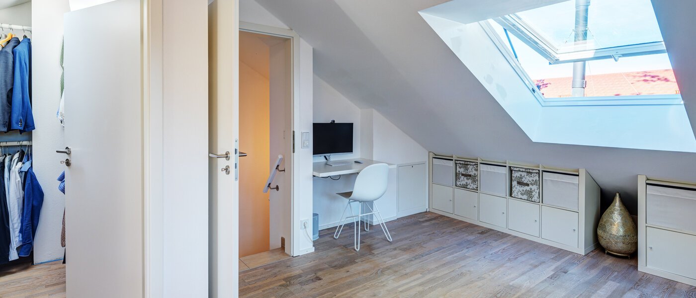 半独立式住宅 Ottobrunn 03 第一卧室 14180