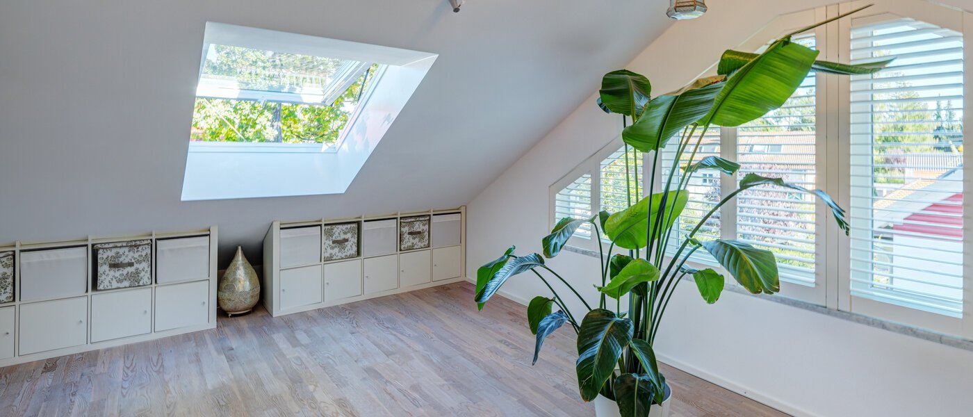 半独立式住宅 Ottobrunn 04 第一卧室 14180