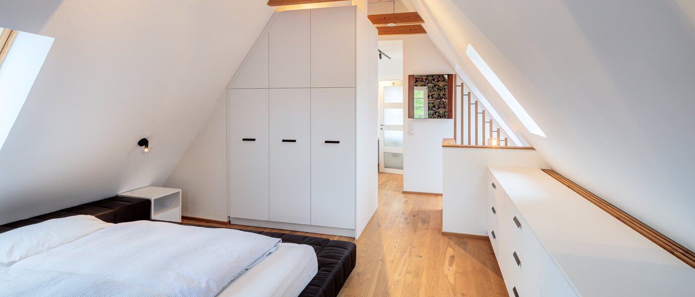 独户住宅 München Obermenzing 03 第一卧室 14582