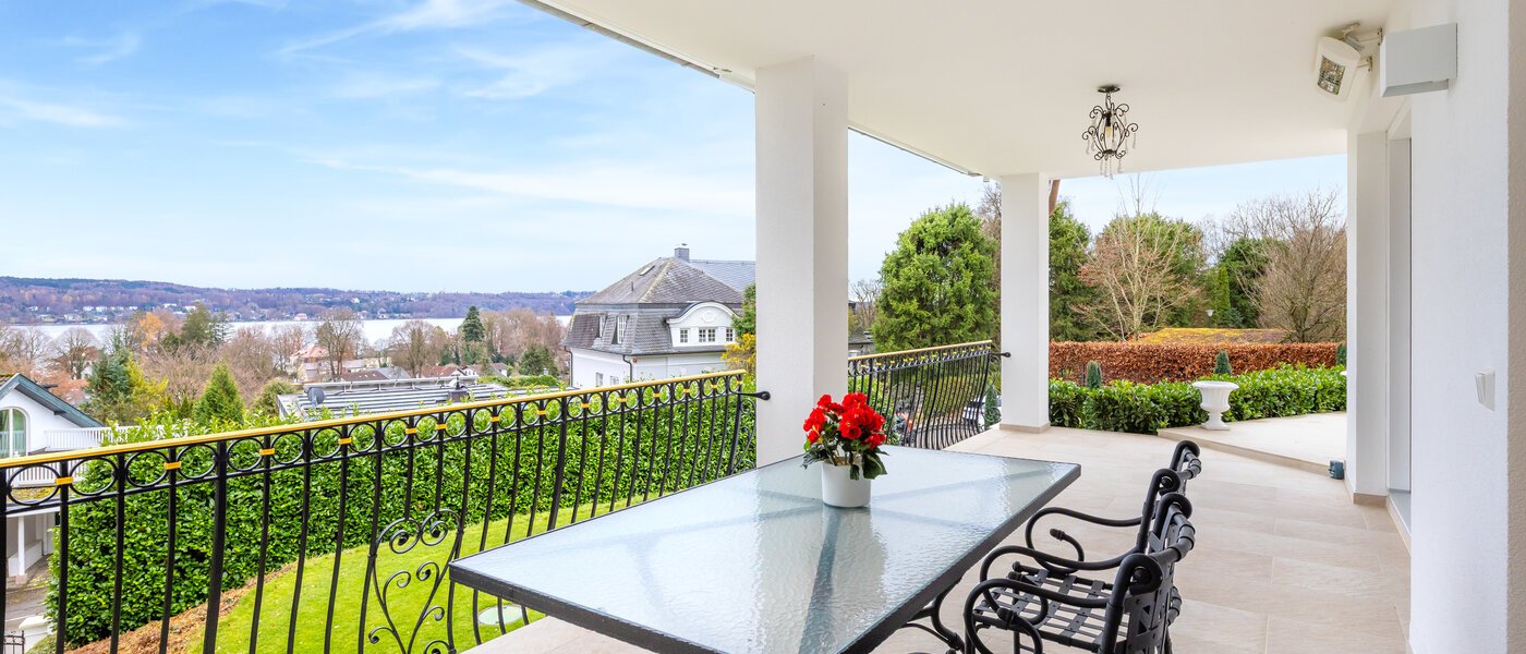 豪华别墅 Starnberg 01 半封闭式阳台 14680