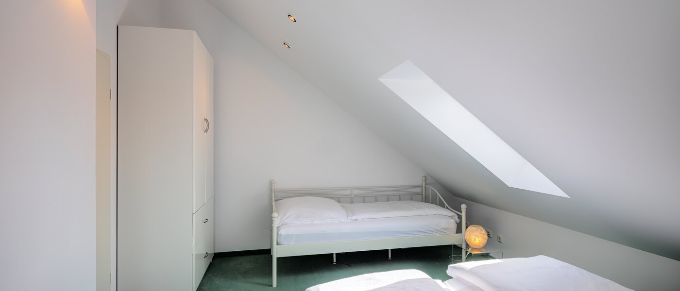 联排别墅 München Westpark 03 第二卧室 5296