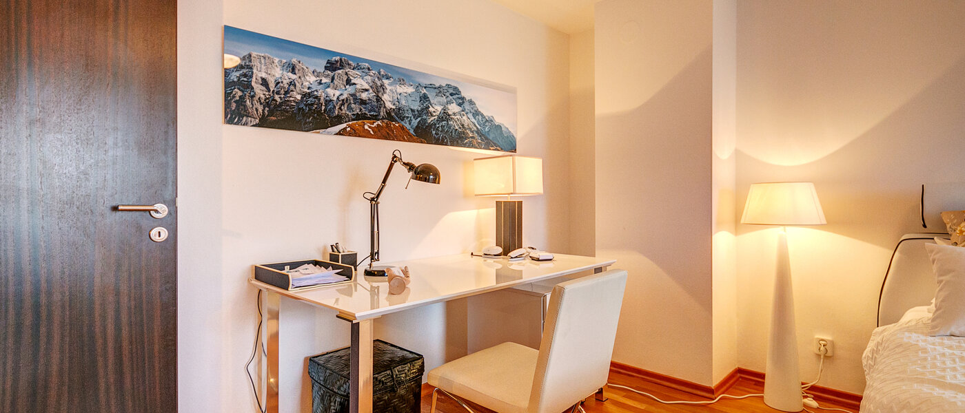 公寓 Ottobrunn 01 办公桌 8329