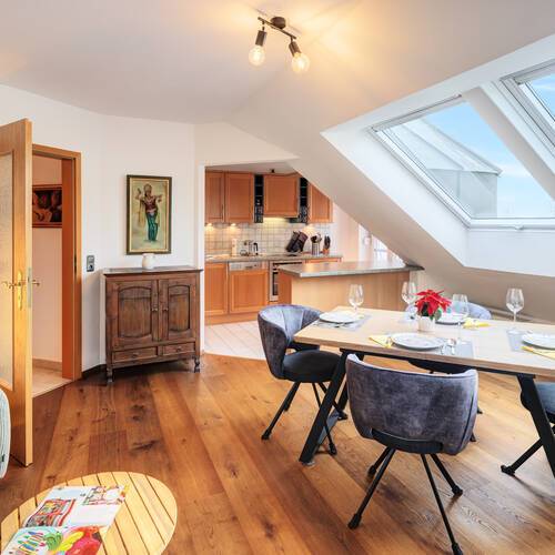 阁楼公寓 与 3 房间 | 慕尼黑-Neufahrn b. Freising | 14673