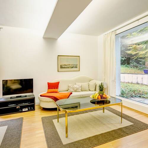 带花园公寓 与 2 房间 | Gauting-Stockdorf | 9728