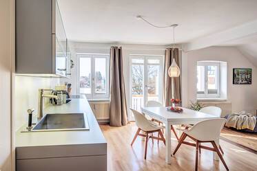 Starnberg-Percha 市中心：阳光明媚的两室公寓