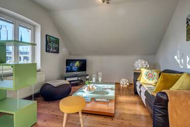 Starnberg-Percha 市中心：阳光明媚的两室公寓