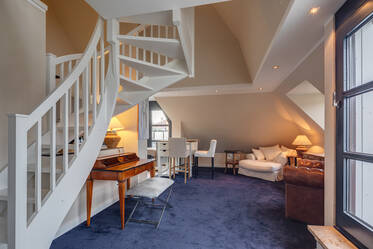 Wohnen auf Zeit: Luxuriöse Dachterrassenwohnung